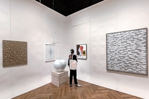 <a href='/art-galleries/tina-kim-gallery/' target='_blank'>Tina Kim Gallery</a>, TEFAF New York Spring (3–7 May 2019). Courtesy Ocula. Photo: Charles Roussel.